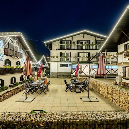 Casa Augsburg Hotell Băneşti Exteriör bild