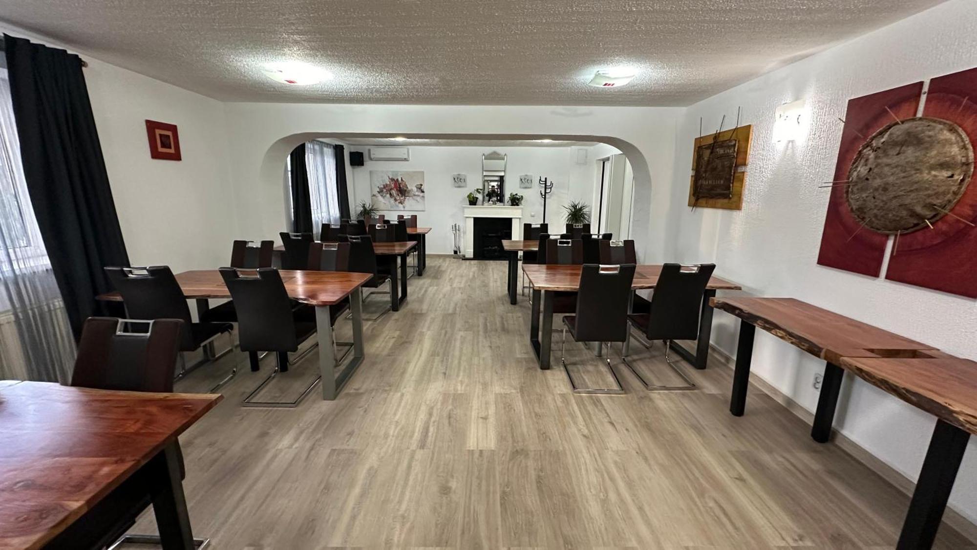 Casa Augsburg Hotell Băneşti Exteriör bild