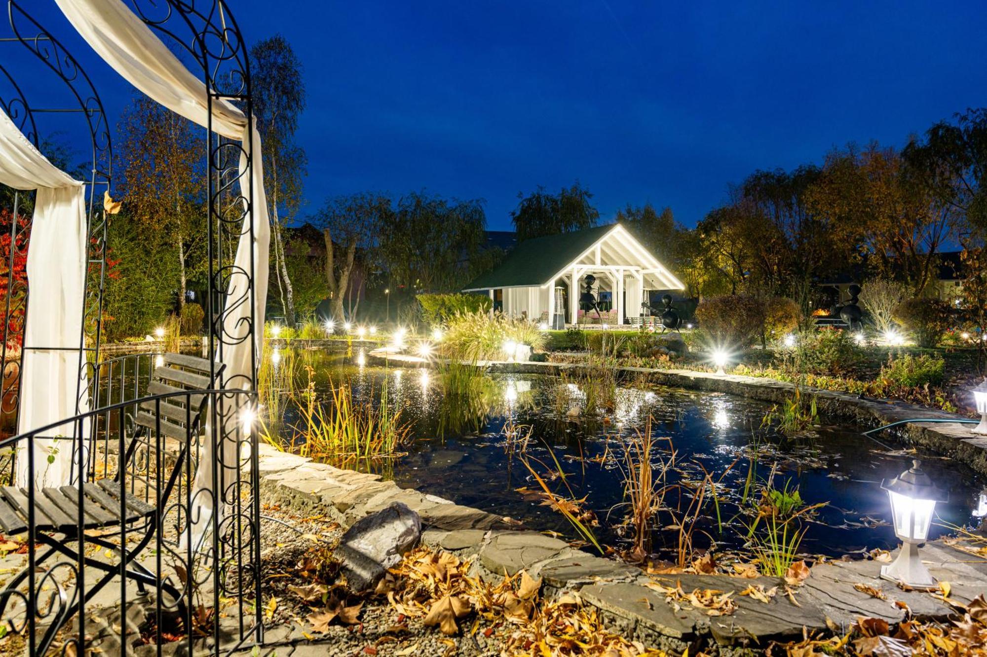 Casa Augsburg Hotell Băneşti Exteriör bild