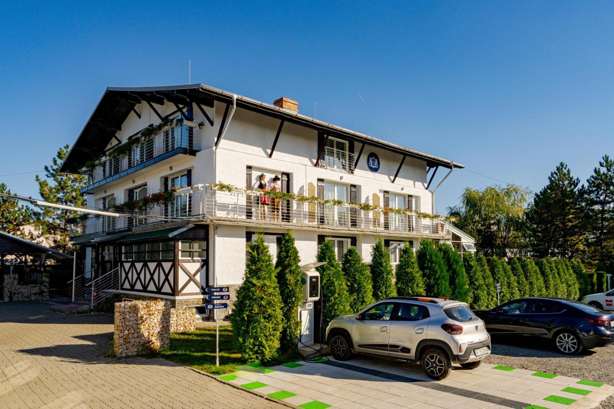 Casa Augsburg Hotell Băneşti Exteriör bild